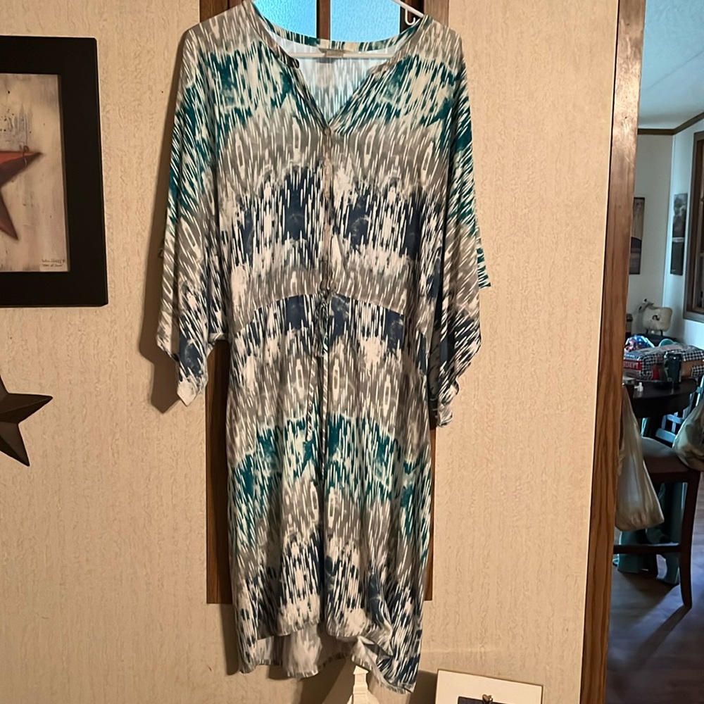 Women’s Size Md Ariat dress. Gray, white & Teal.